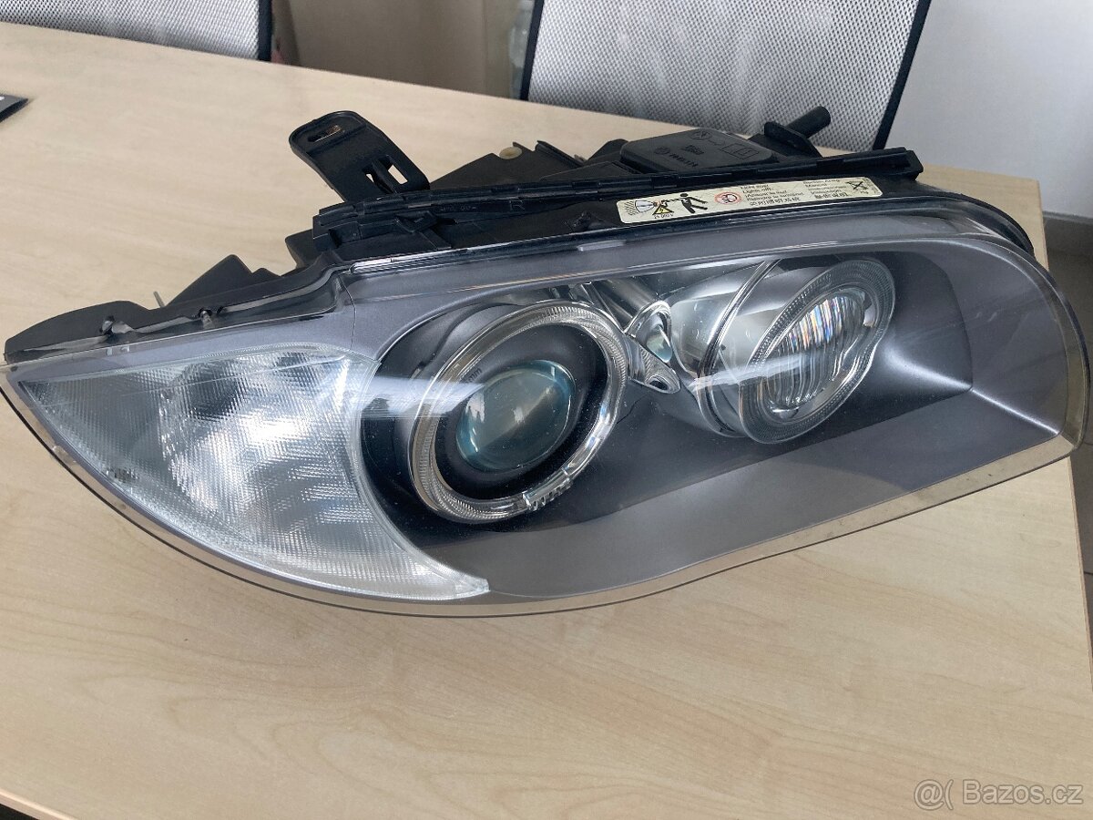 pravé př. světlo Bixenon BMW 1