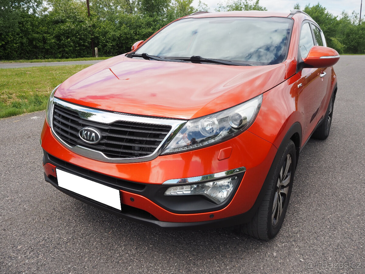 Kia Sportage 2.0 CRDI AUTOMAT, vyhř. sedadla, 4x4, ČR