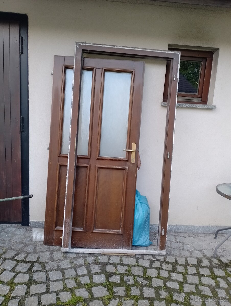 Vchodové dveře