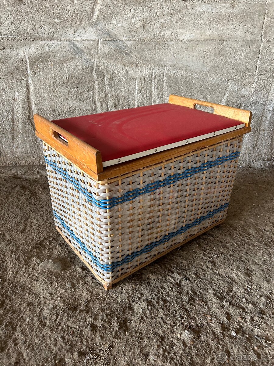 Retro botník/podnožka