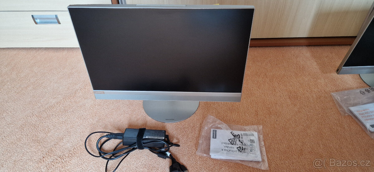 Stolní počítač Lenovo „All In One“ 520-22IKU