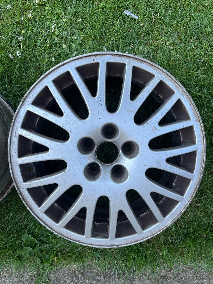 Sada Alu kol 5x100 R16 Borbet, original Škoda Style