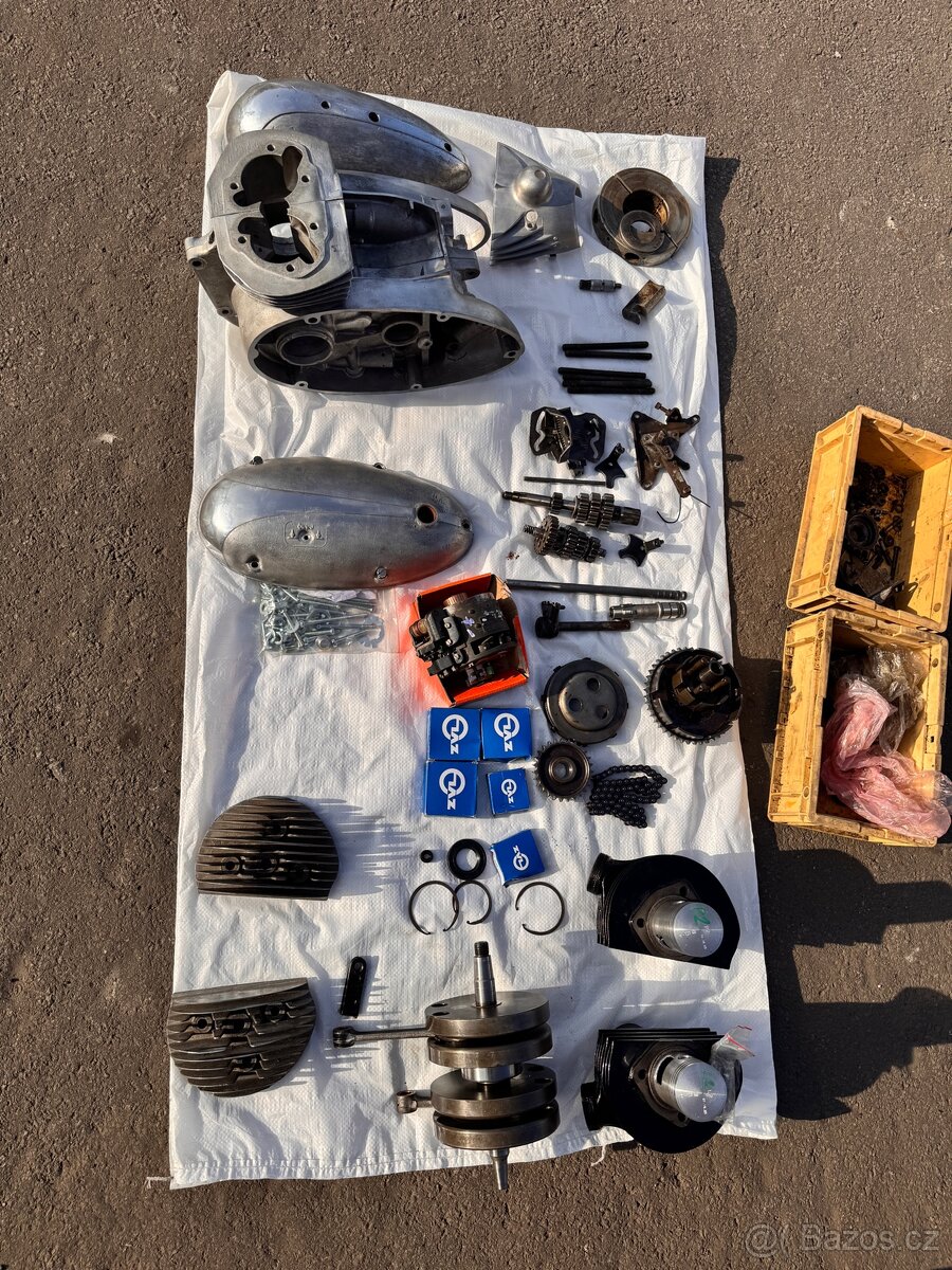 JAWA 350 Pérák