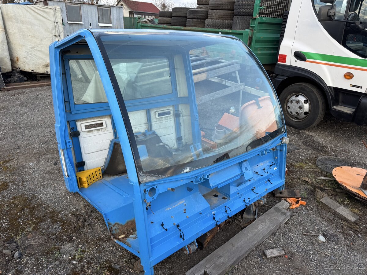 Kabina Multicar M30 Fumo vč okno sklo