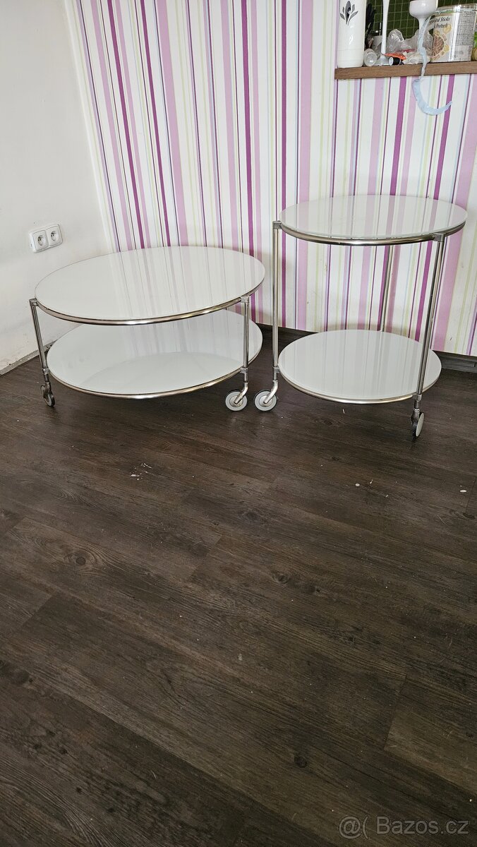 Konferenční stolek