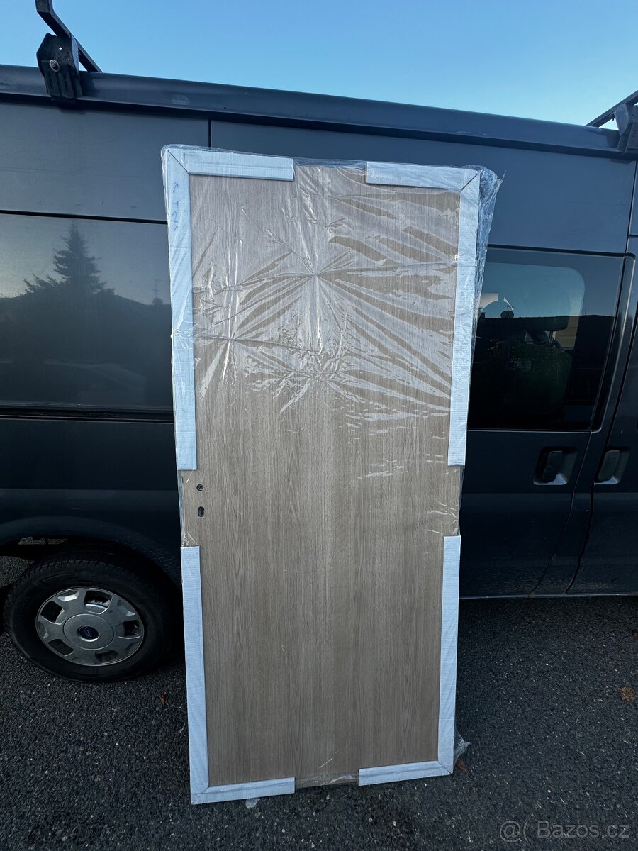 Dveře 90L x 210