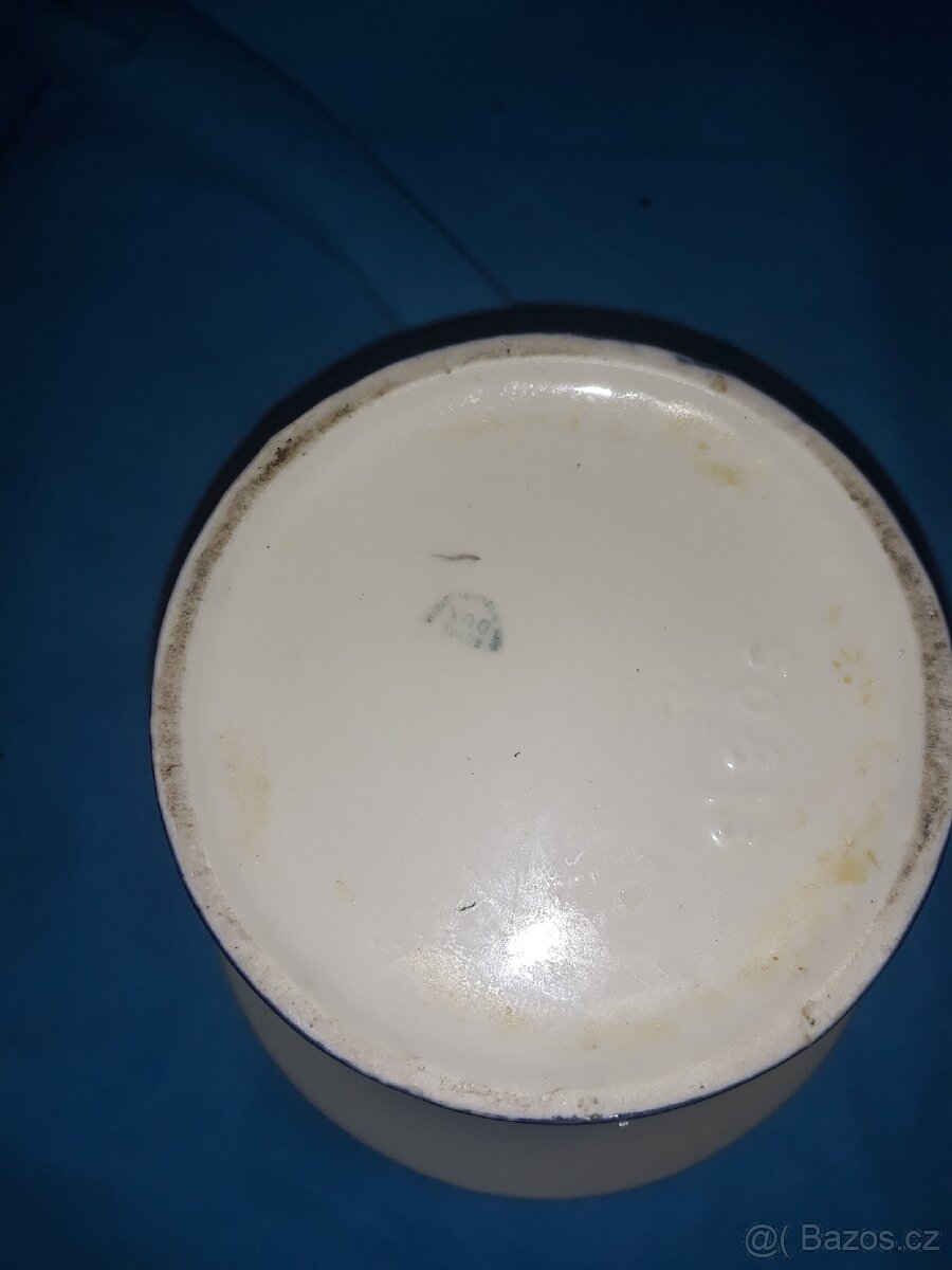 Starozitna vaza z duxu