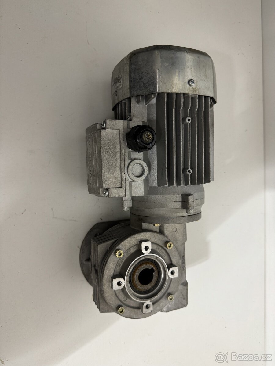 ELEKTROMOTOR S PREVODOVKOU 19 ot/ min