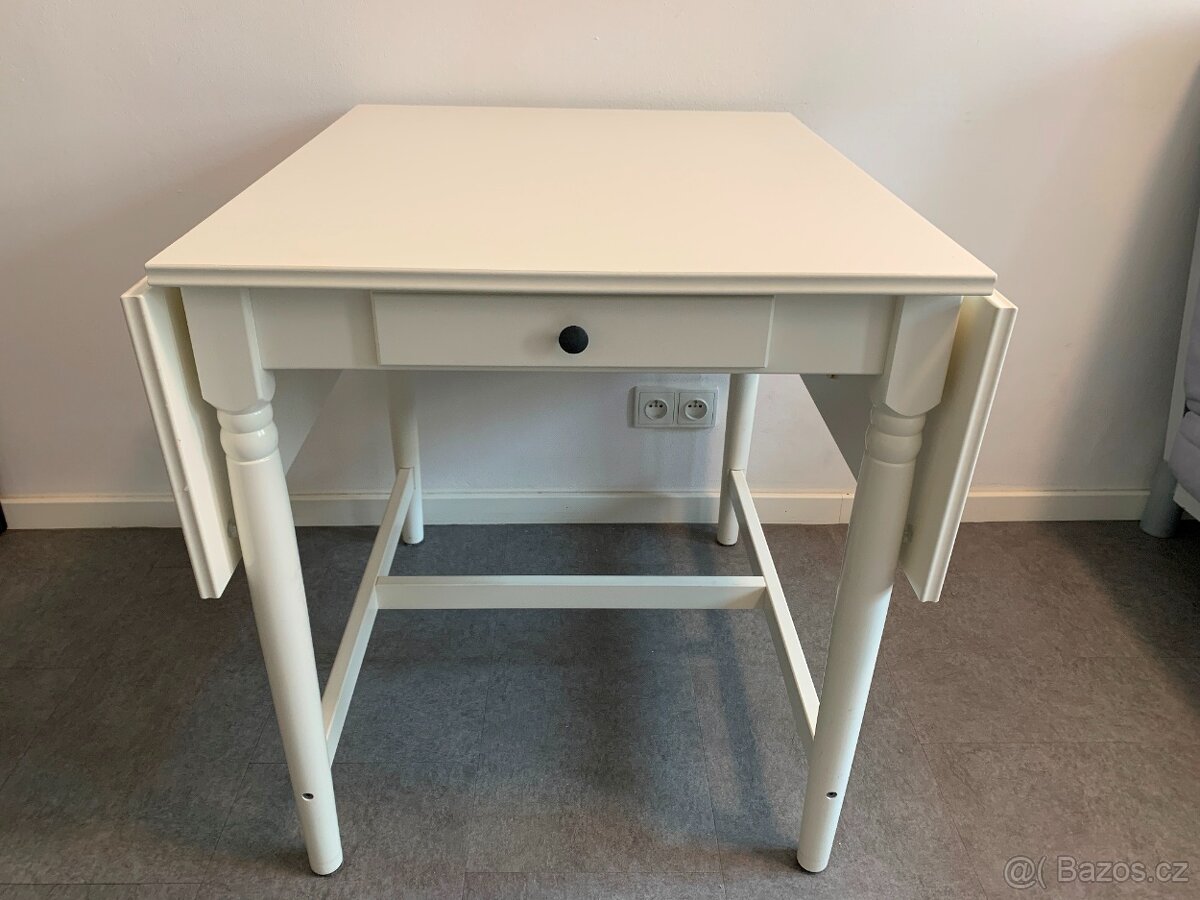 Dřevěný bílý stůl IKEA INGATORP