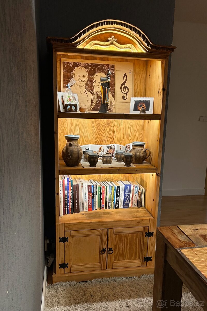 Stylový selský příborník / knihovna – masiv, renovováno