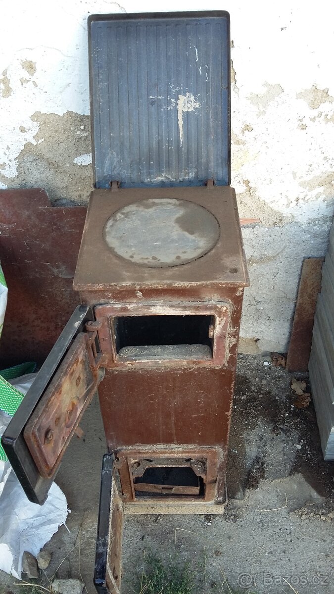 Kamna na tuhá paliva