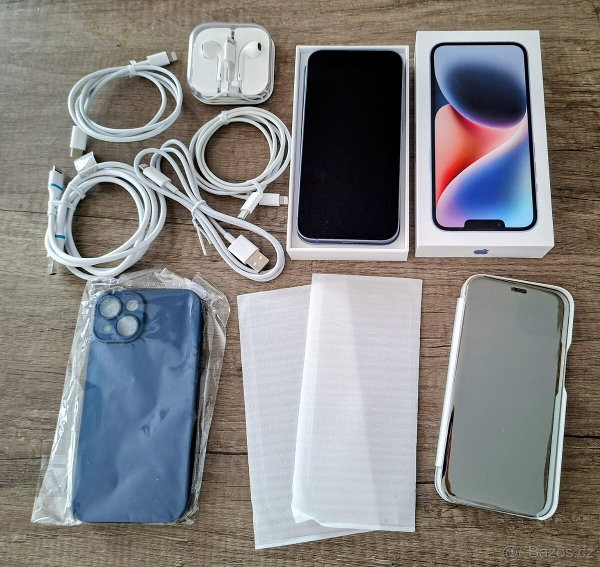 iPhone 14, 256 GB, modrý –velmi dobrý stav, s příslušenstvím