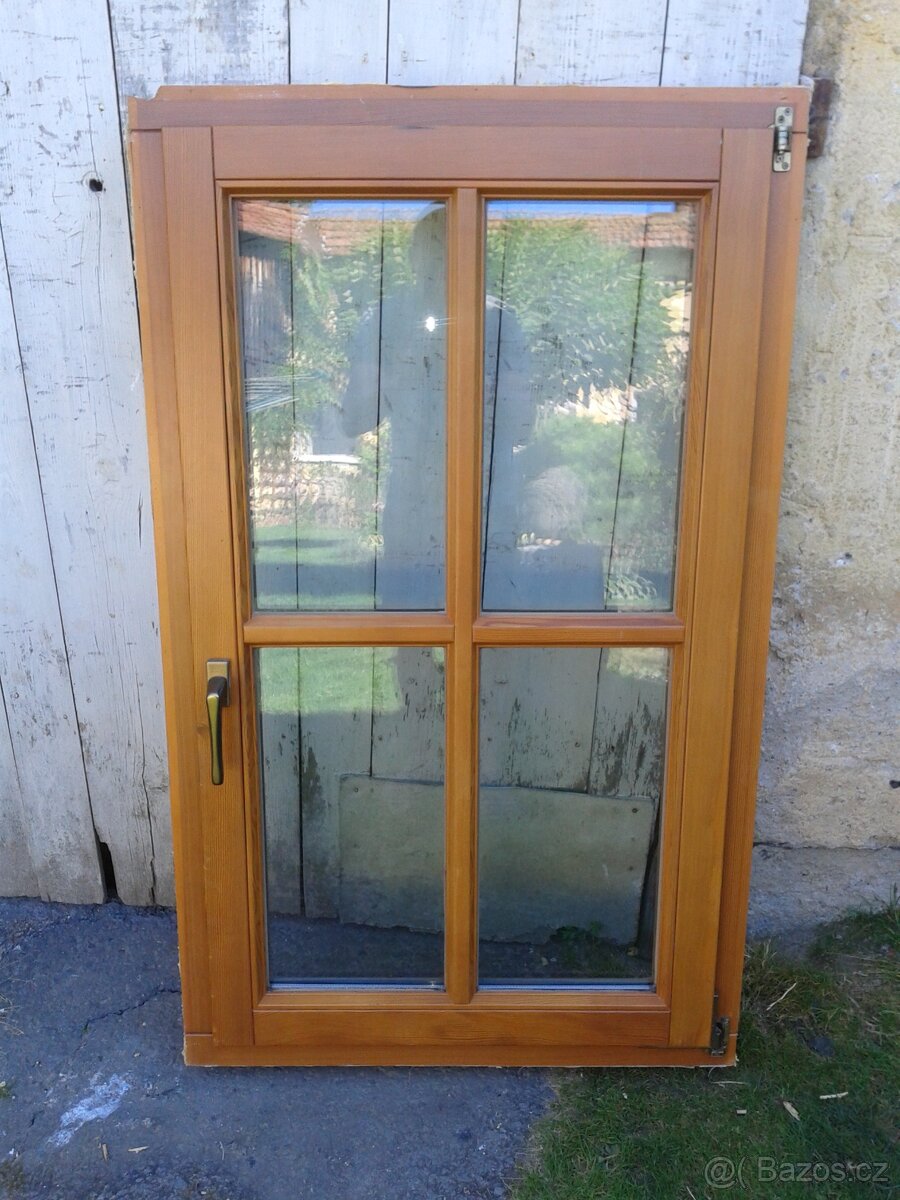 2 kusy - Dřevěné okno 78 x 130 cm