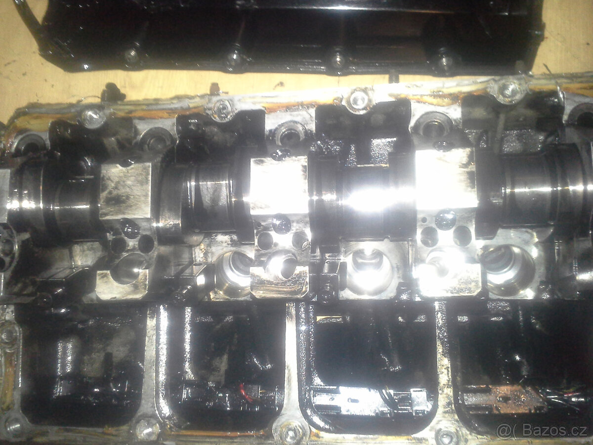 Hlava motoru 1.9 tdi PD - převložkované uložení vstřikovačů