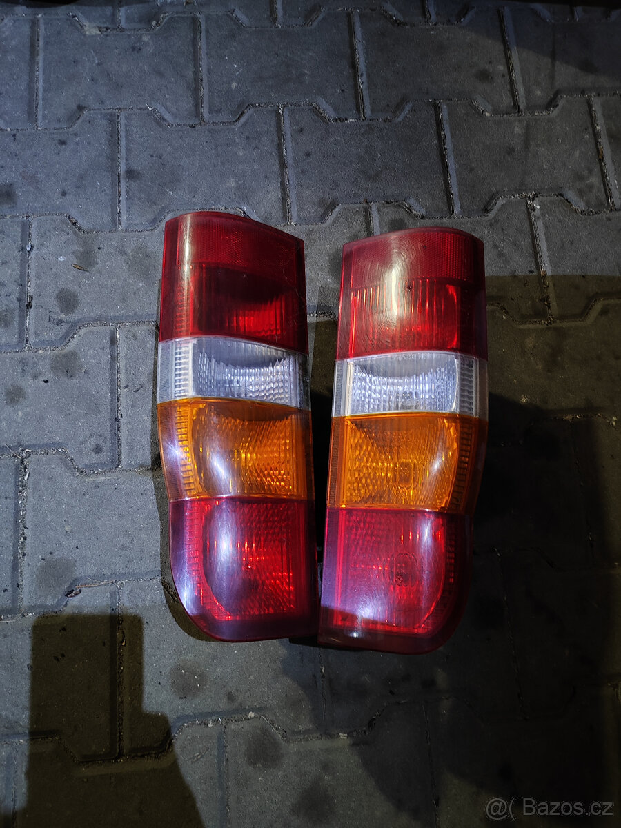 Zadní světla Ford Transit