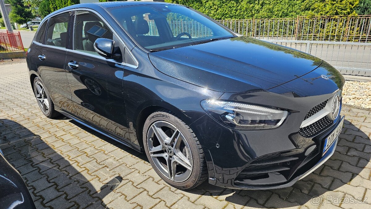 MERCEDES BENZ B 200D AMG line