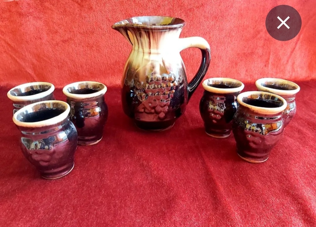 Keramická souprava na víno