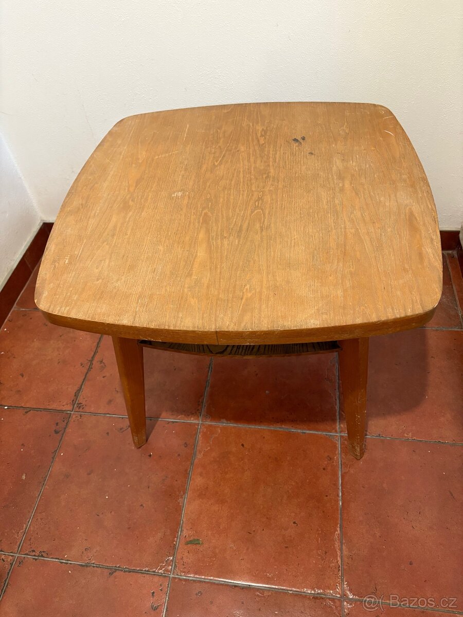 Prodám konferenční stolek Kropáček-Koželka