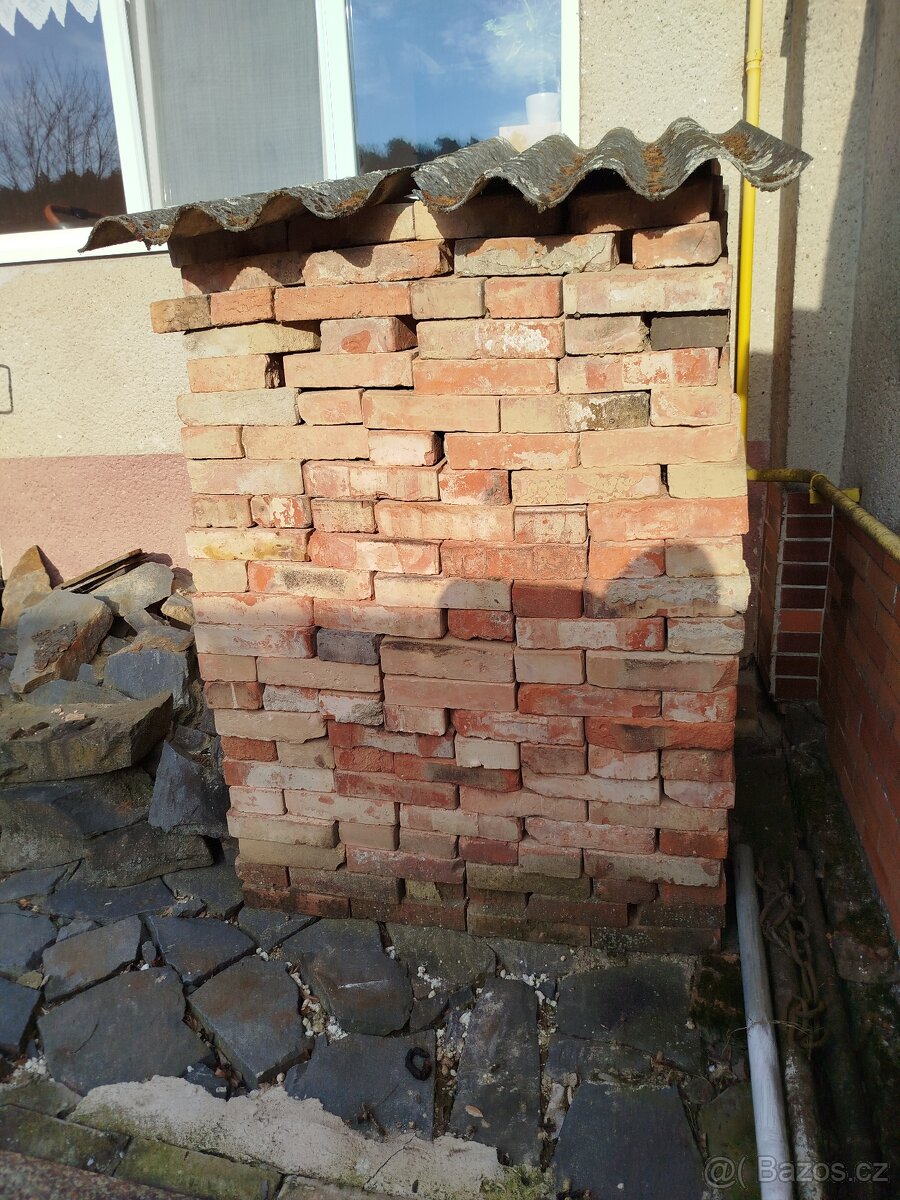 Pálené cihly 120 let staré