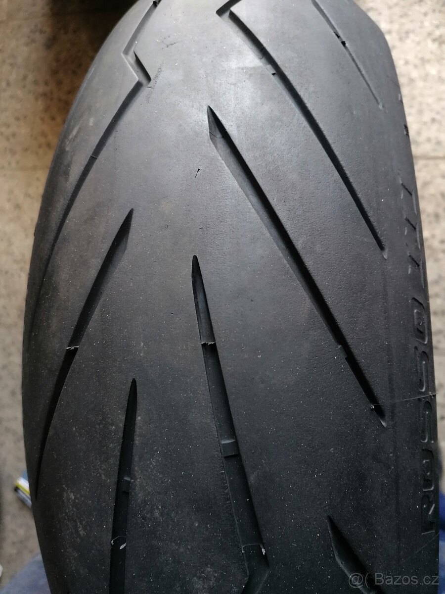 Zadní pneumatika moto 180/55 R17 Pirelli