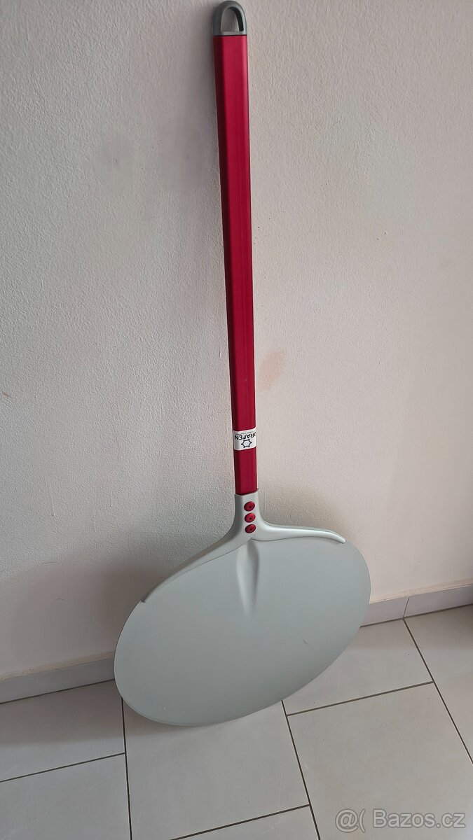 Lopata na pizzu