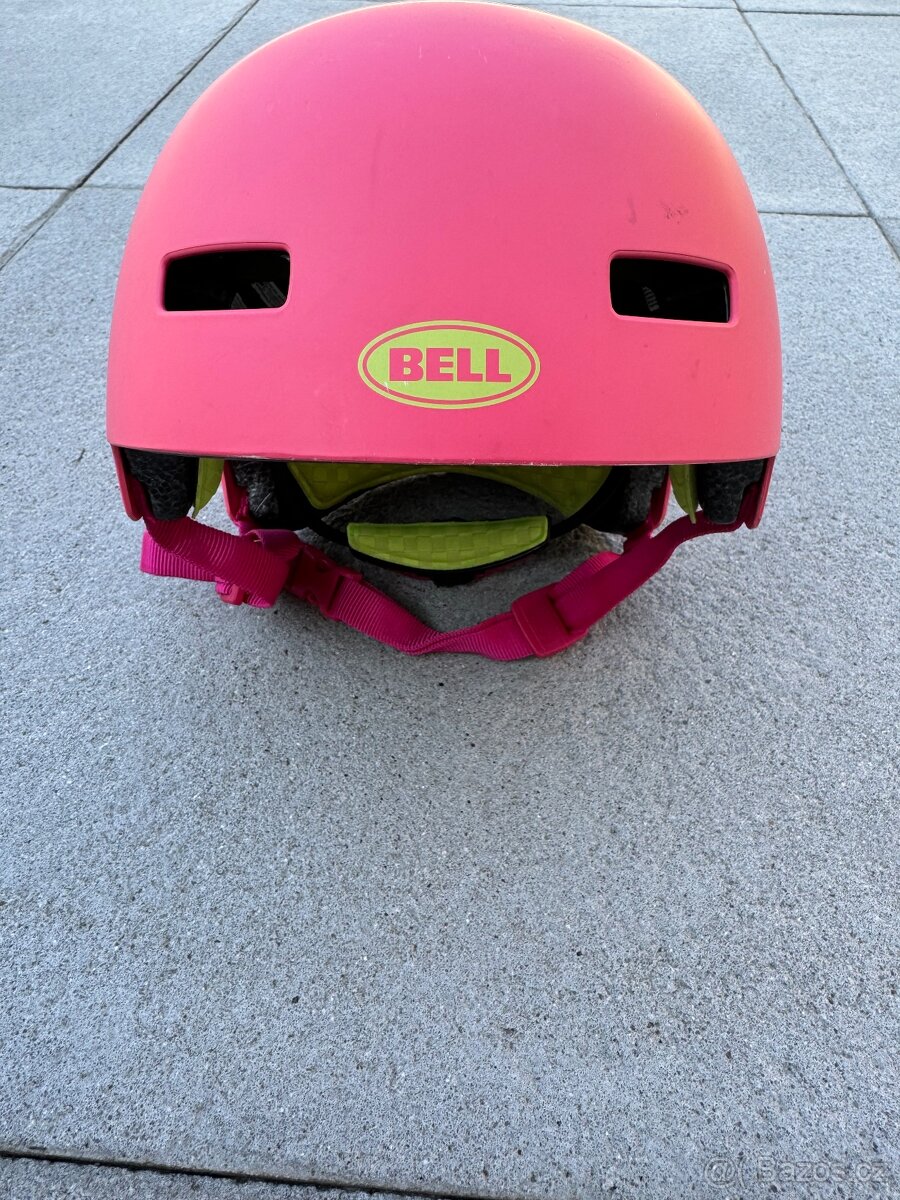 Dětská přilba na kolo nebo brusle značky BELL