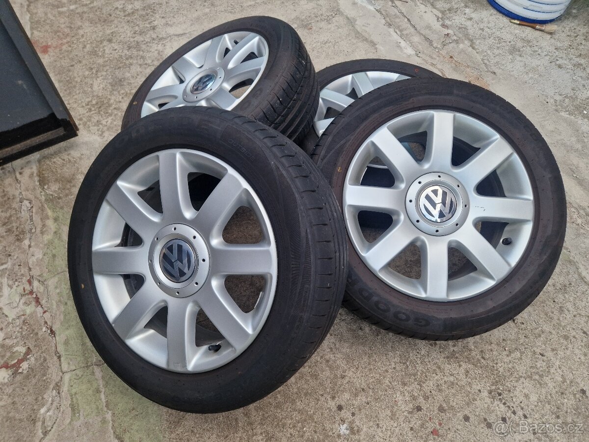 5x112 R16 i s pneu 205/55/16 VW