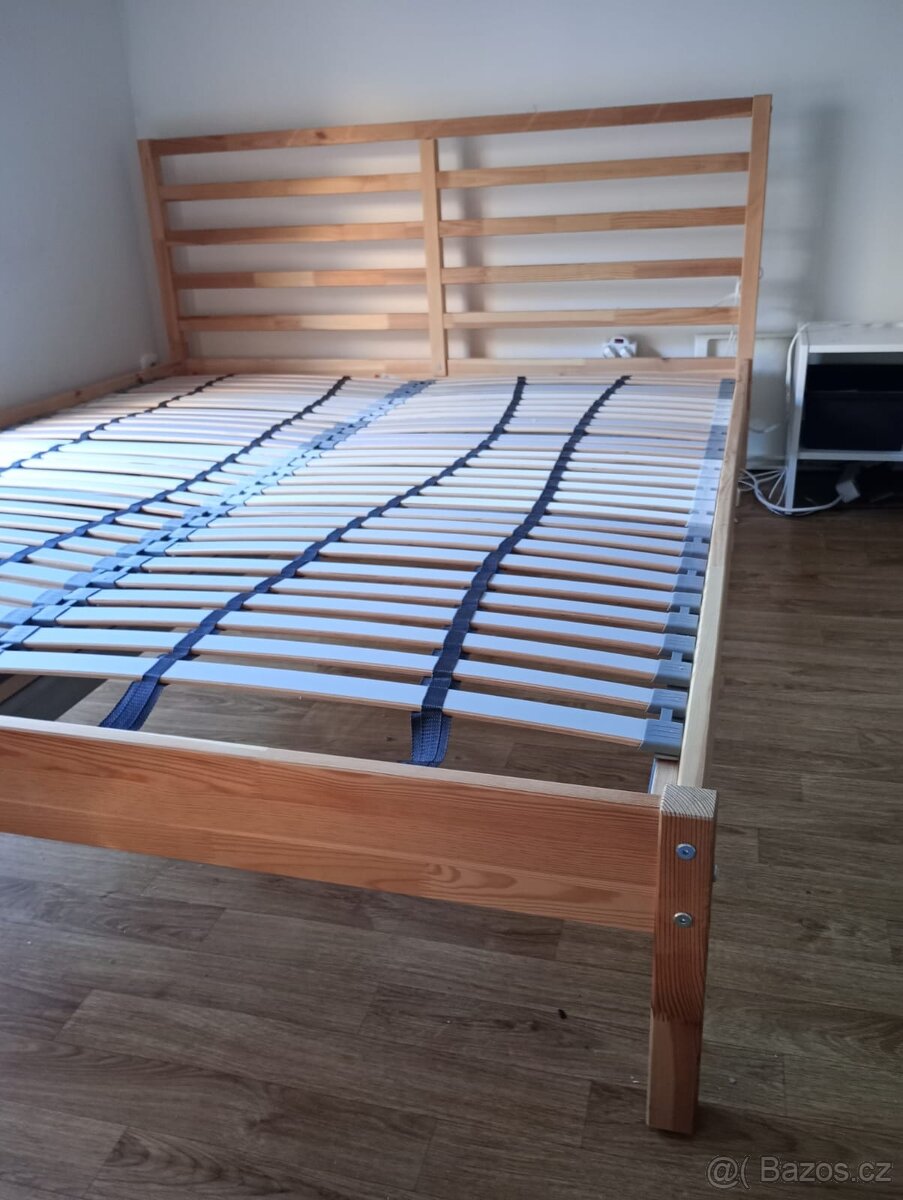 Ikea postel Tarva