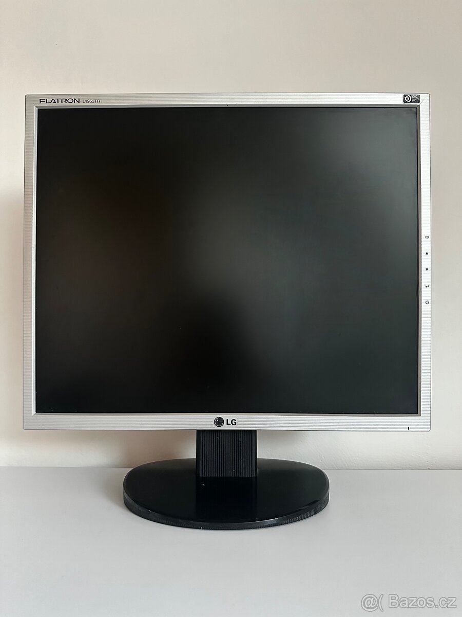 Monitor LG s úhlopříčkou 19" (LG LCD L1953TR-SF)