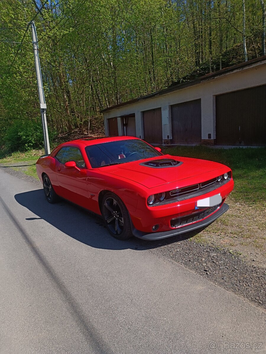 Dodge Challenger 5,7 Shaker