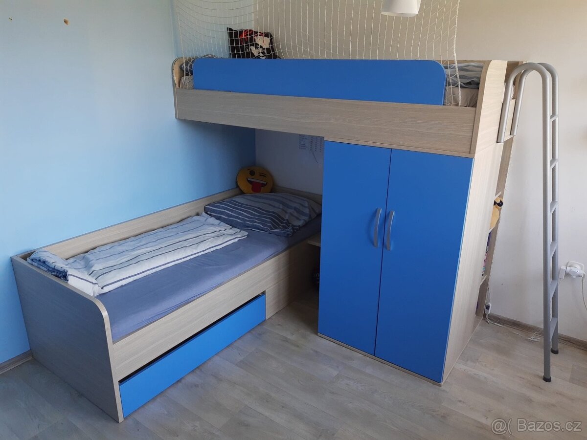 Dvoupatrová postel se skříní na míru