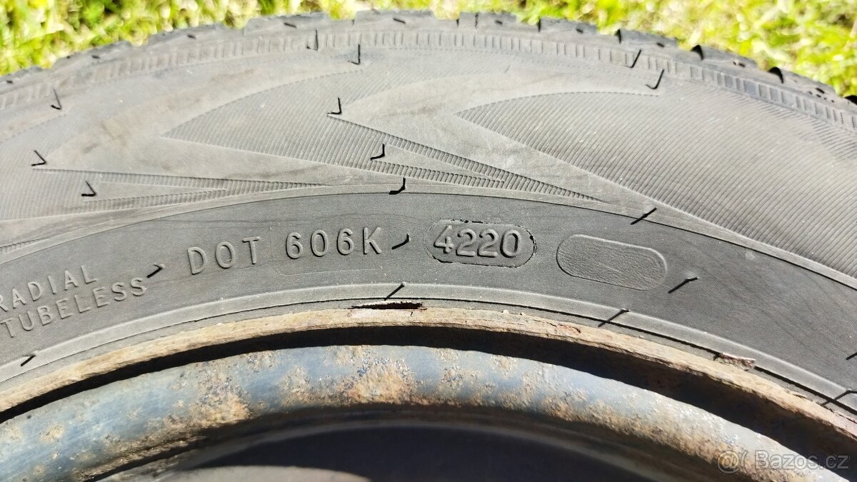 Nokian WR D4 185/65/R15 + plechové disky + TMPS ventilky