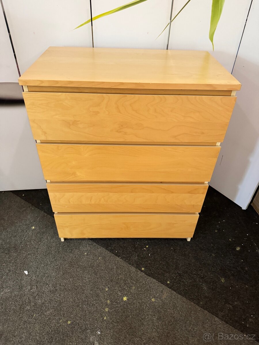 Hezká 4 šuplíková komoda IKEA MALM bříza