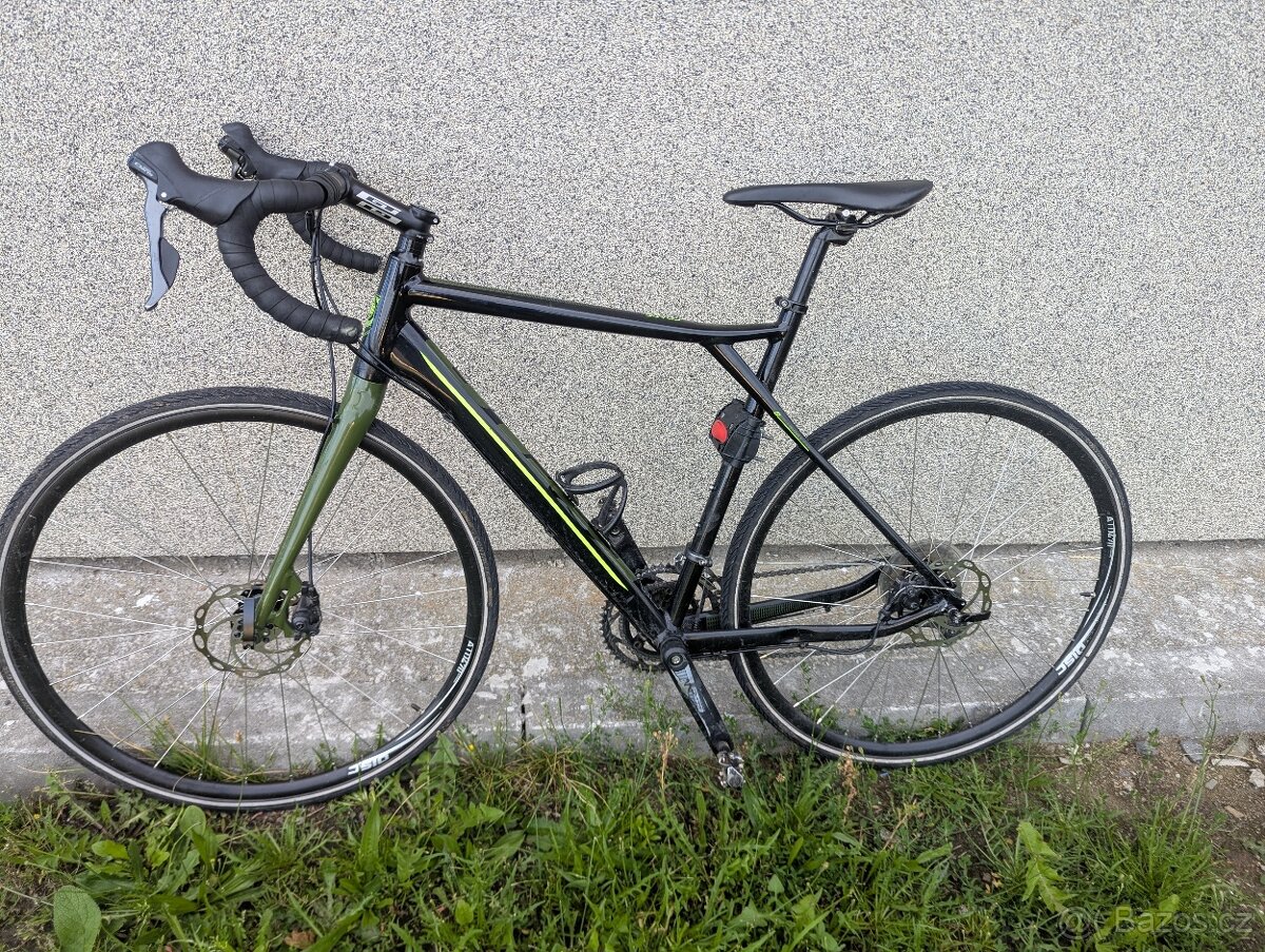 Gravel kolo Gt Grade