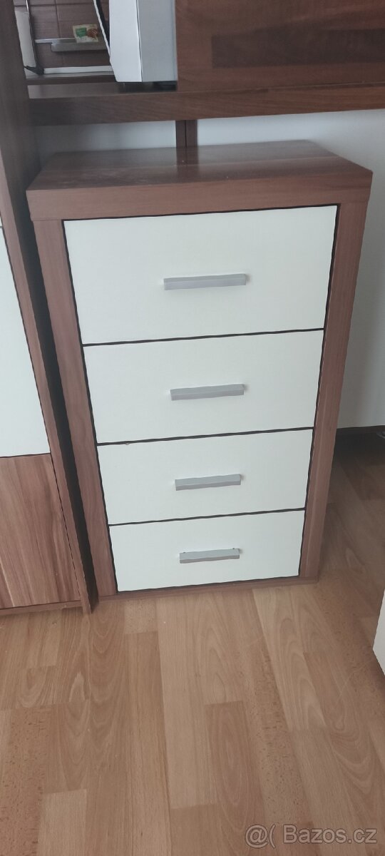 Komoda se 4 šuplíky
