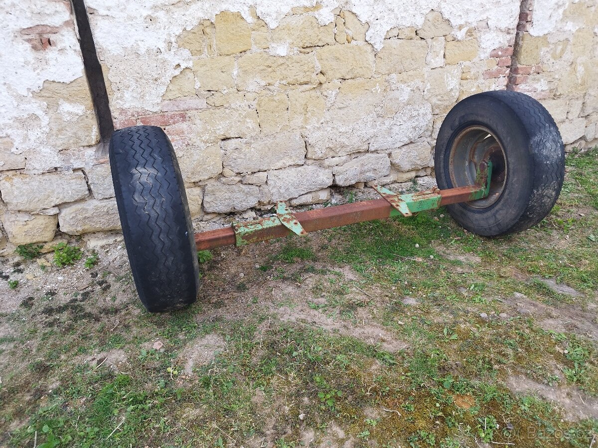 Náprava z kombajnu na brambory
