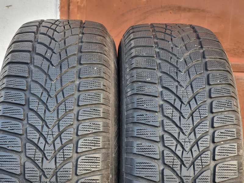 Zimní Dunlop 215 65 16