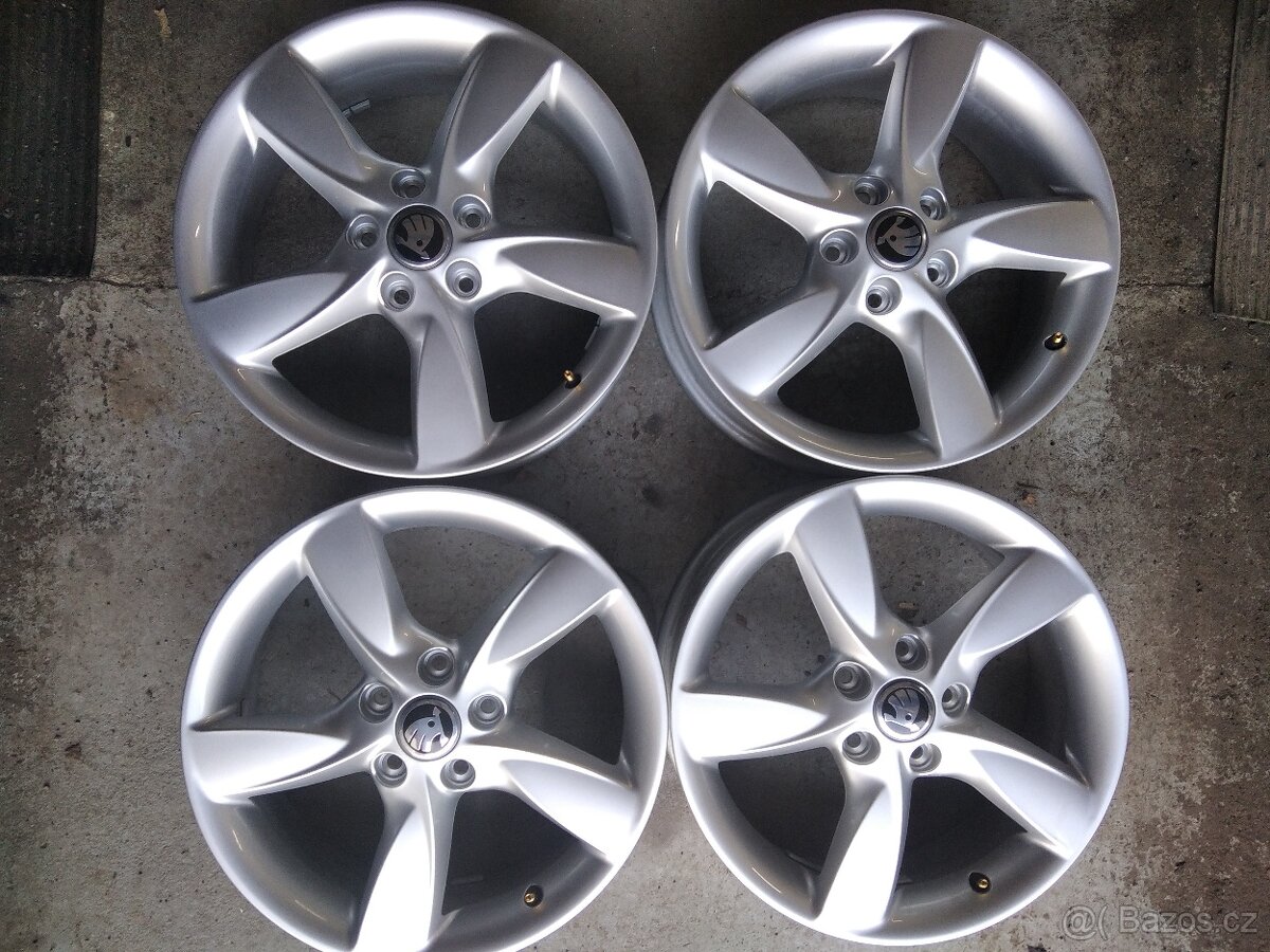 ALU Škoda 5x112 R17  6J ET-48 střed 57mm