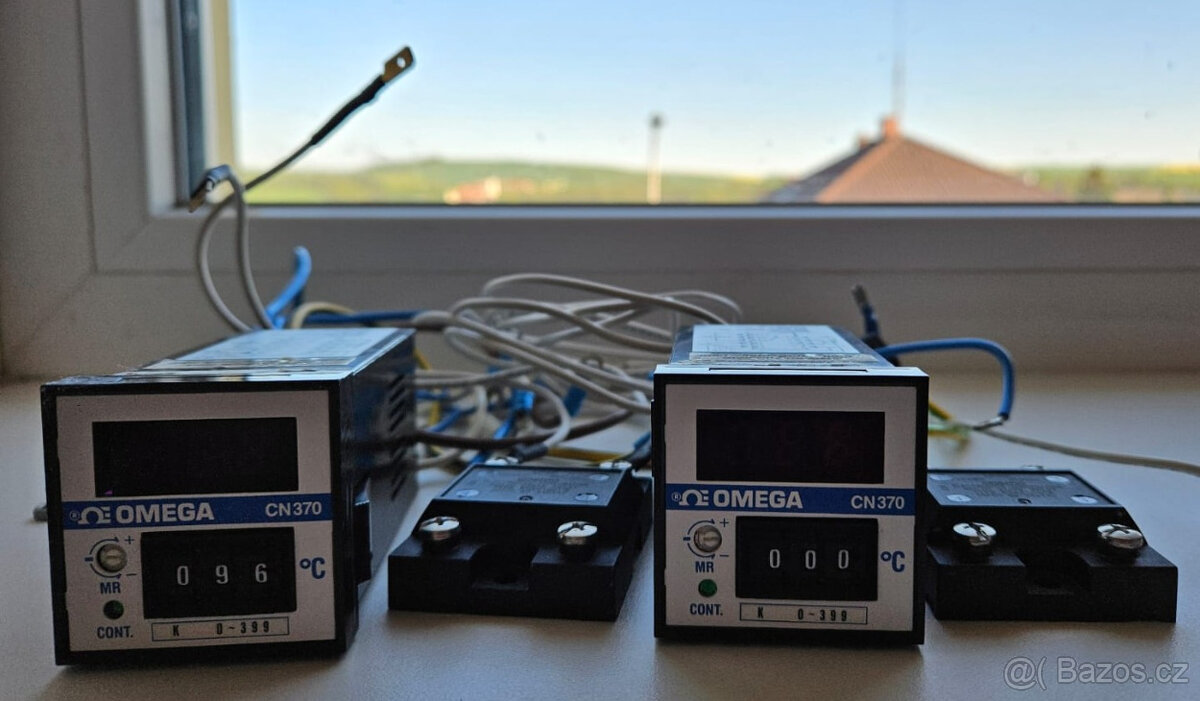 2x PID regulátor Omega CN370