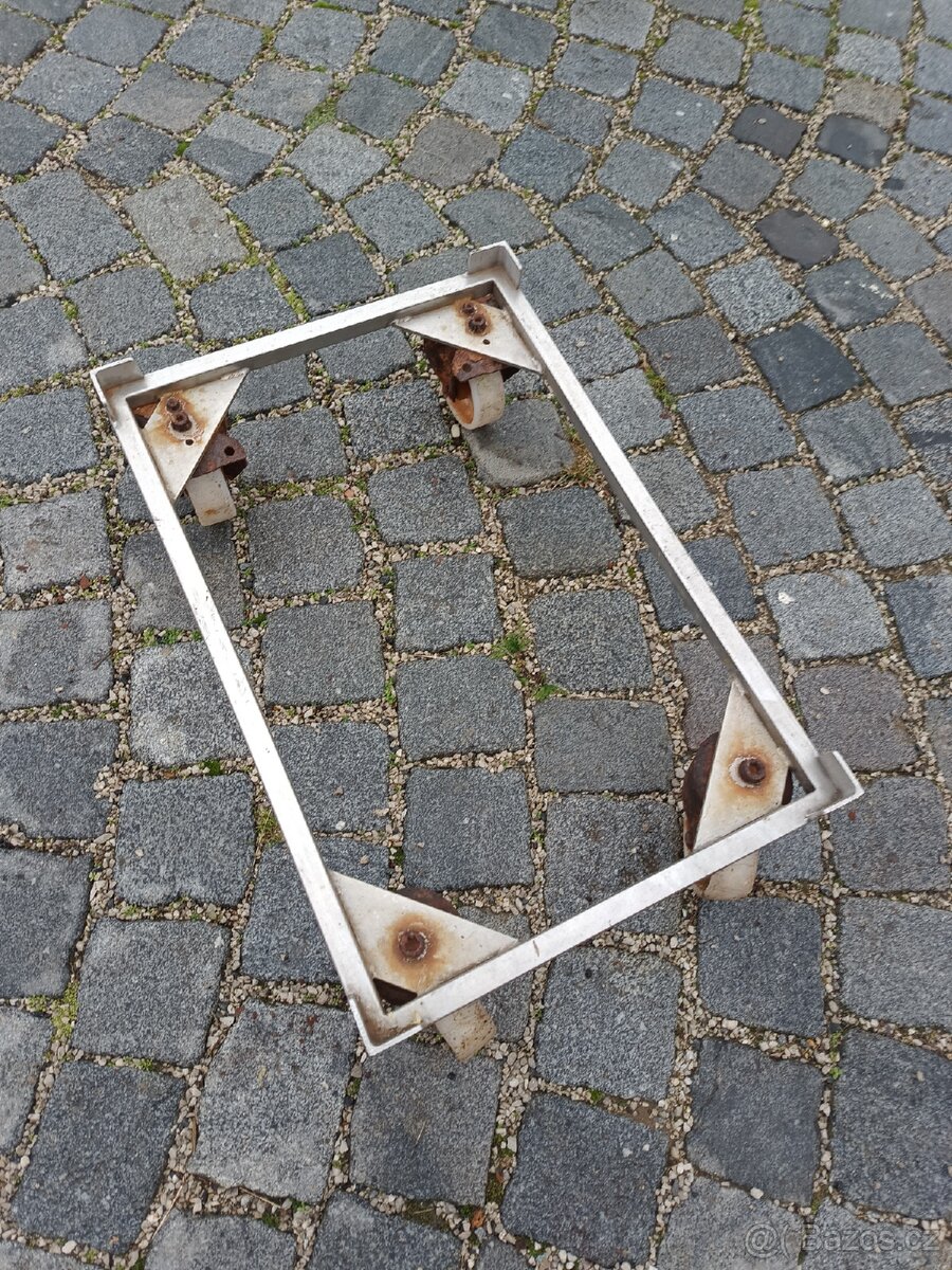 Nerezový vozík pod přepravky řeznický 10ks