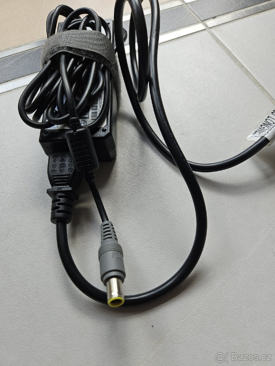 Zdroj Lenovo kulaty konektor