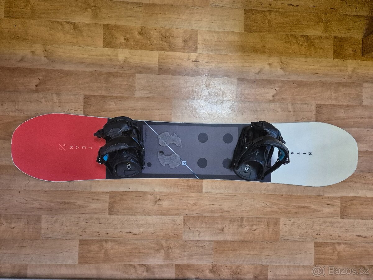 Snowboard Nitro Future 142 cm + vázání Flow