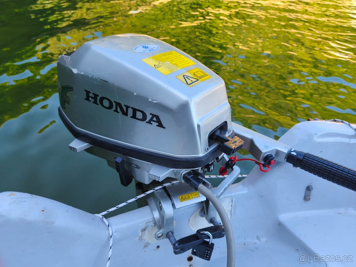 Závěsný lodní motor Honda BF5A - 5 koní, krátká noha