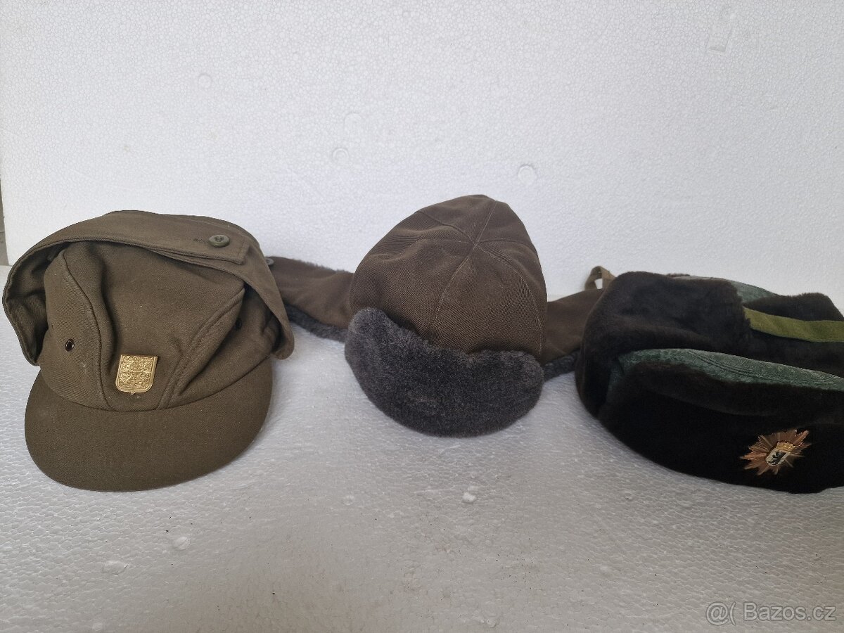 Vojenská, policejní čepice 3 kusy