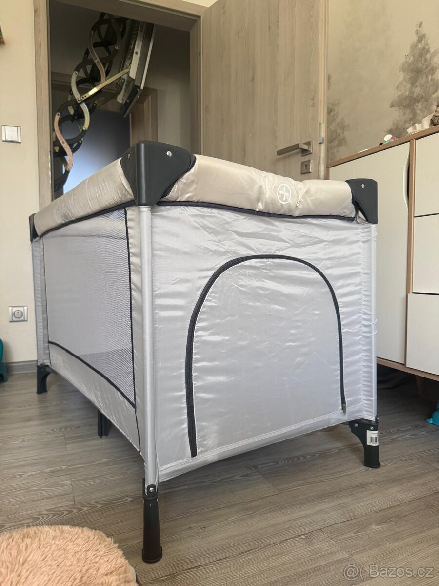 Cestovní postel pro děti