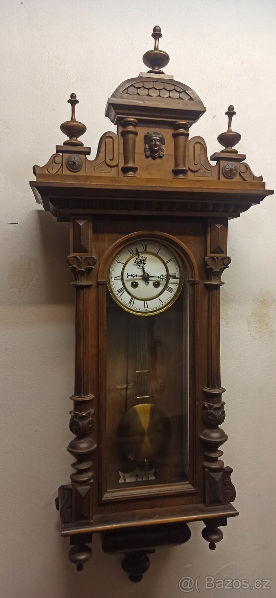 Prodám krásné starožitné hodiny.