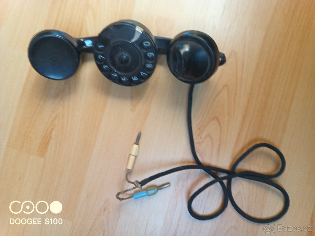 Starý bakelitové telefony