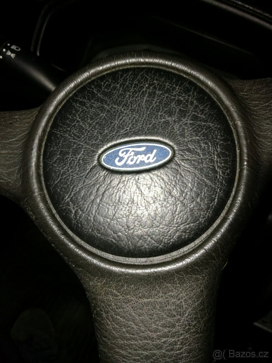 Koupím středovou krytku volantu Ford