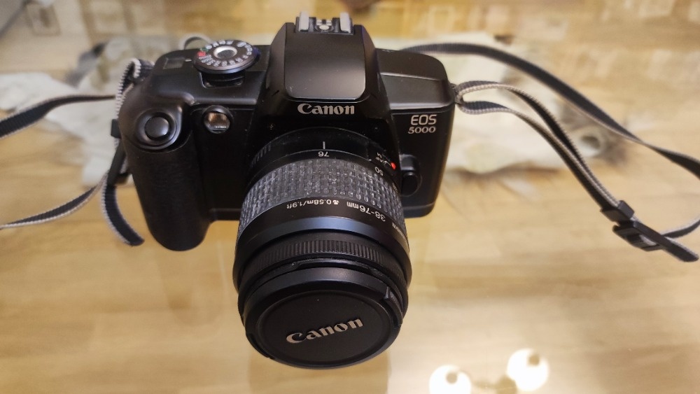 Analogová zrcadlovka Canon EOS 5000 - objektiv EF 38-76