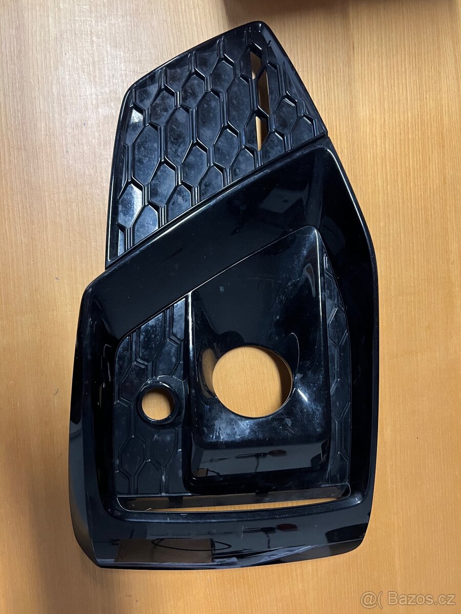 Krytka (mřížka) do nárazníku Audi A4 - 8W6807682AB T94